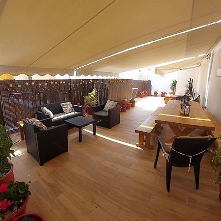 Central Apartment Near The Beach With Huge Private Terrace Loutraki  Exterior photo